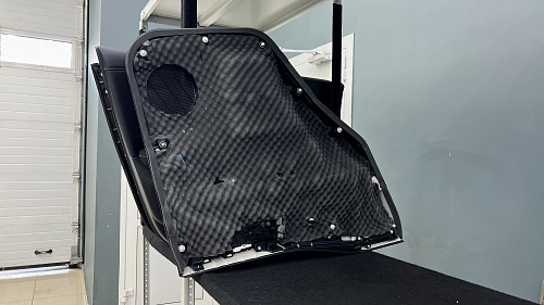 Шумоизоляция дверной обшивки Тойота Ленд Крузер Прадо 250