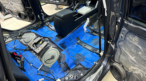 Шумоизоляция пола Субару Форестер