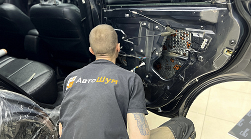 Разбор дверей Субару Форестер